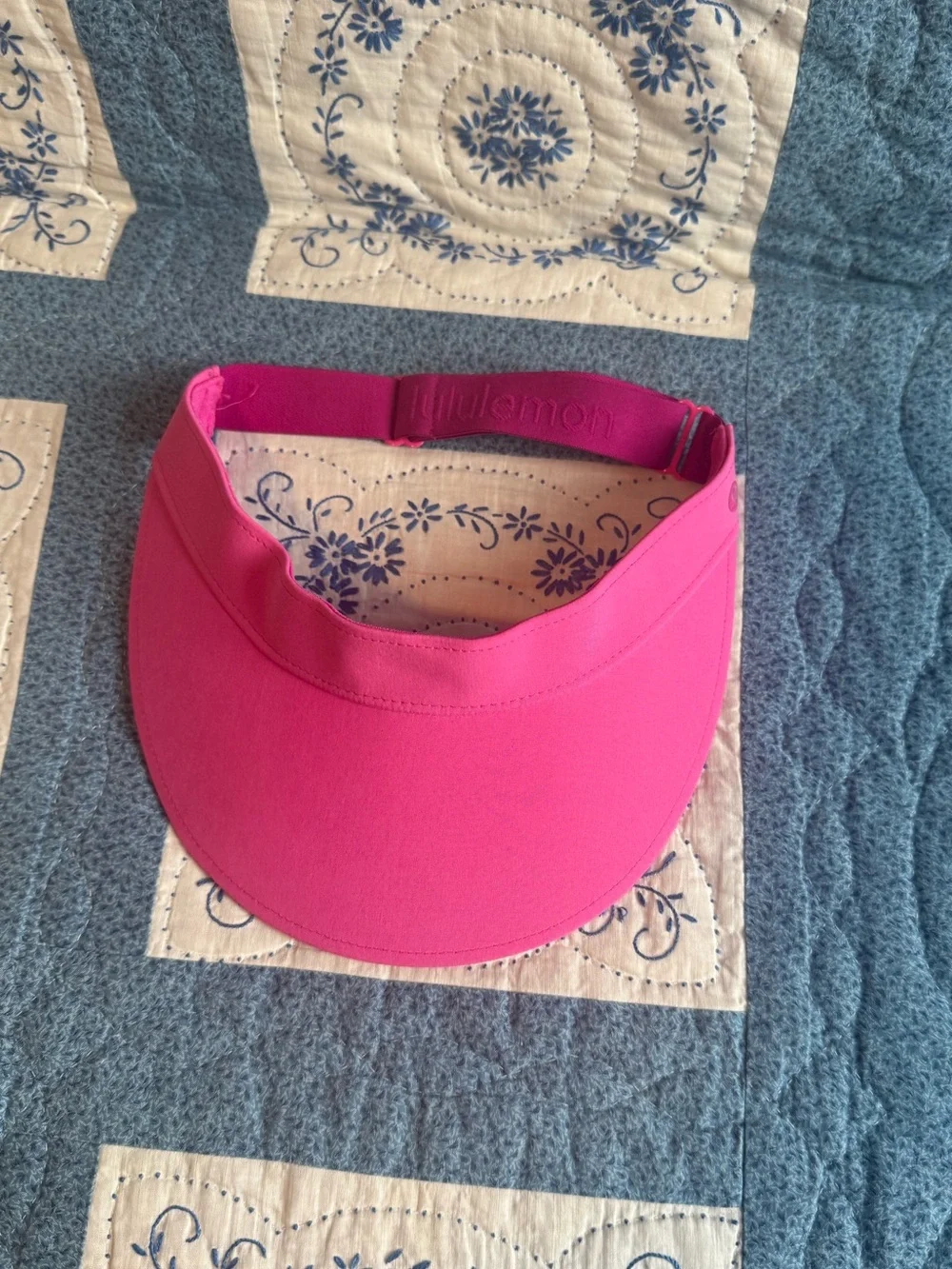 Lululemon Fast Paced Running Visor Sonic Pink